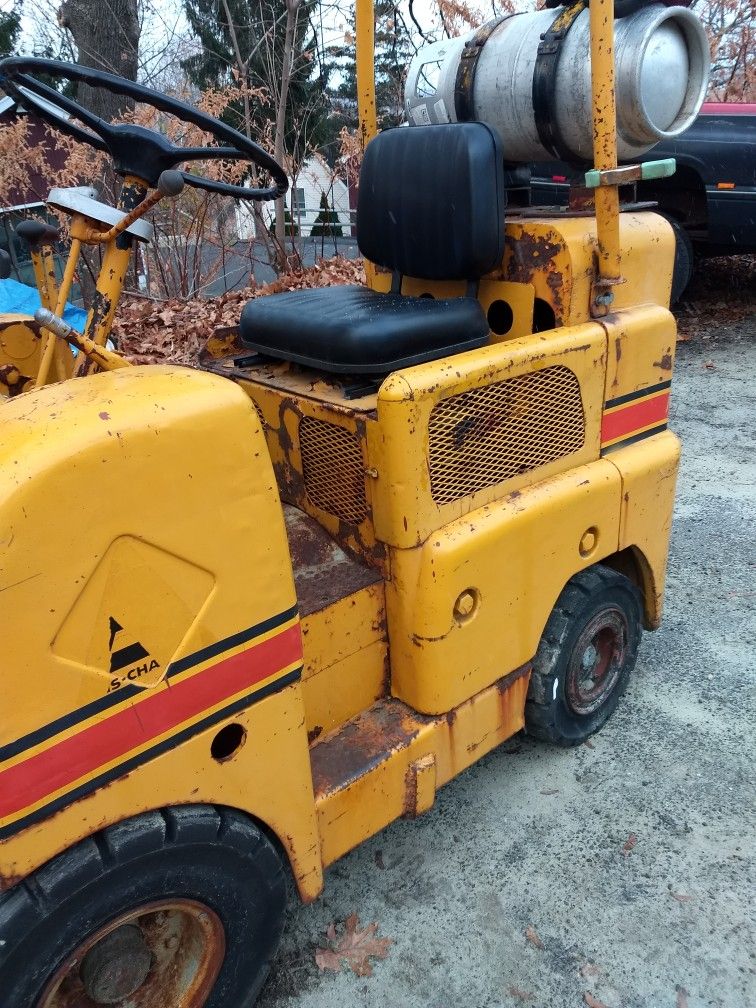 Allis Chalmers Forklift AAC 3000