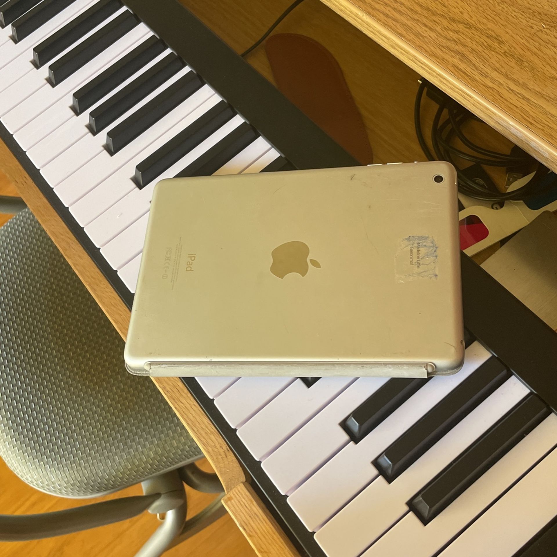iPad Mini 1 With Charger