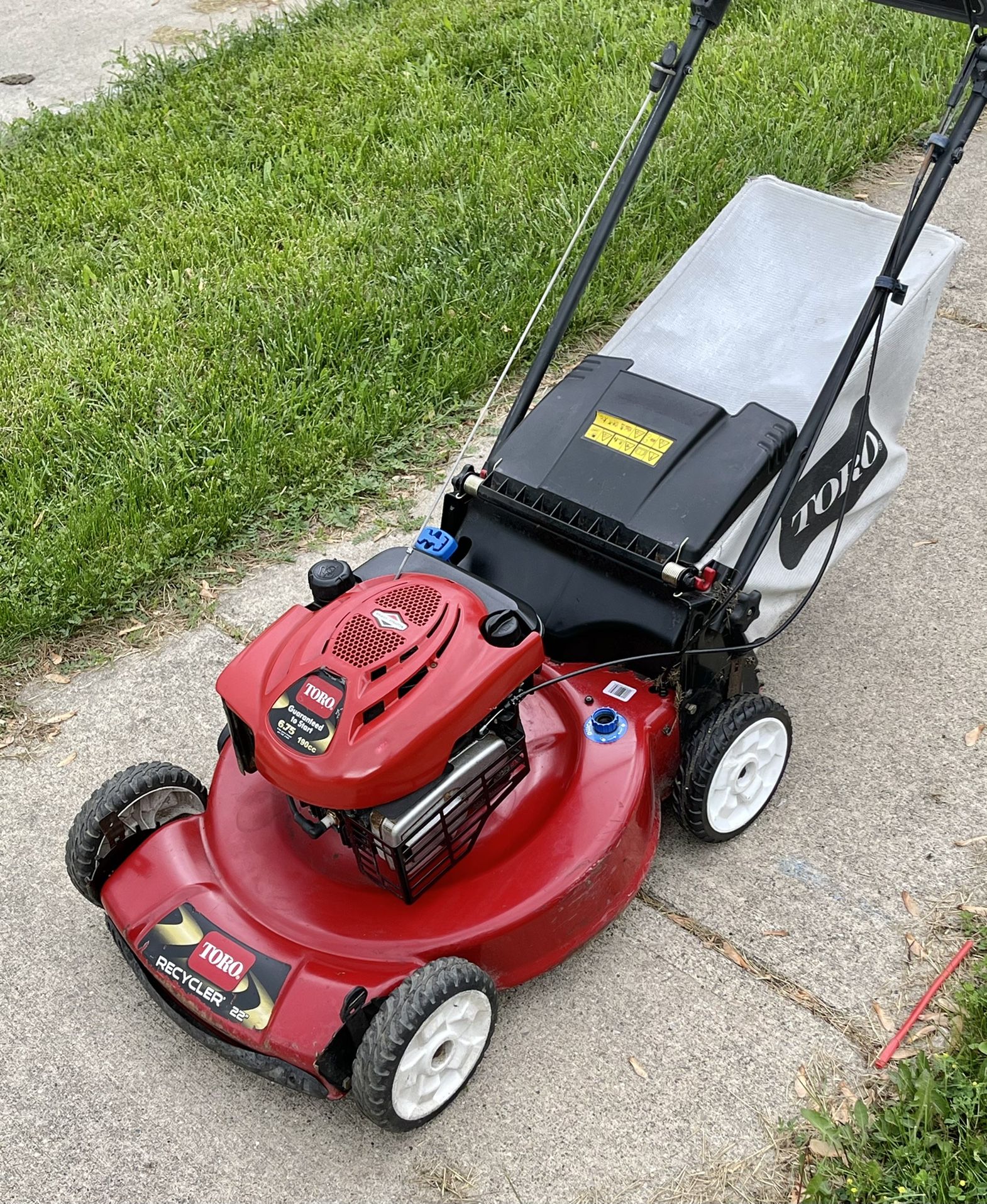 Toro Recycler 22 Self Propelled/Personal Pace Lawn Mower w 6.75hp Briggs & Stratton Motor w Bag