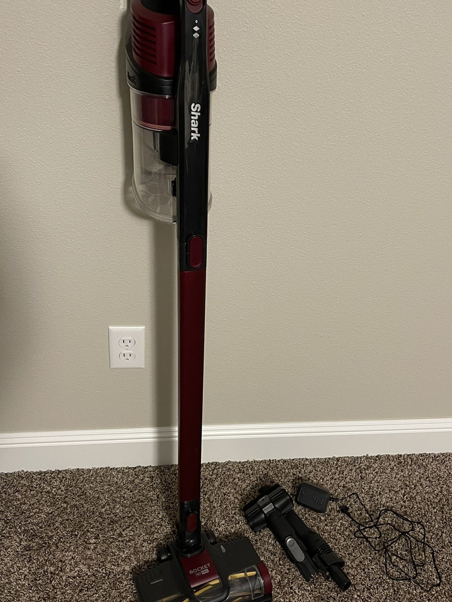 Brand new Cordless Shark vacuum (Best Offer Accepted)