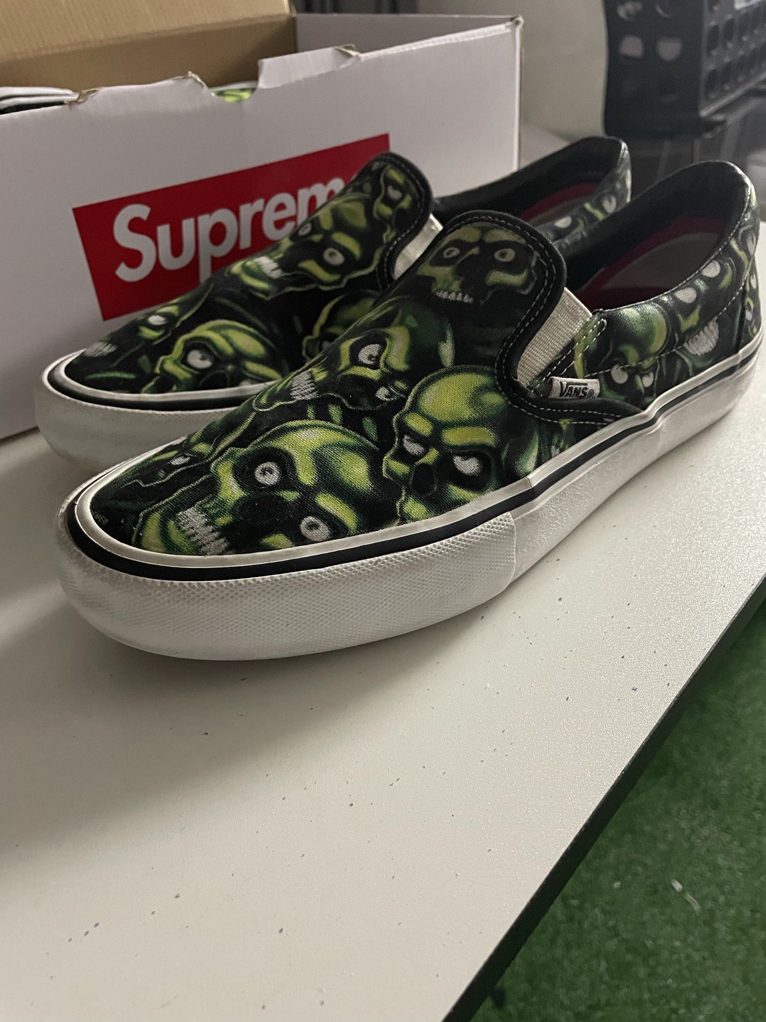 Supreme Skull Pile Vans (SZ9.5)