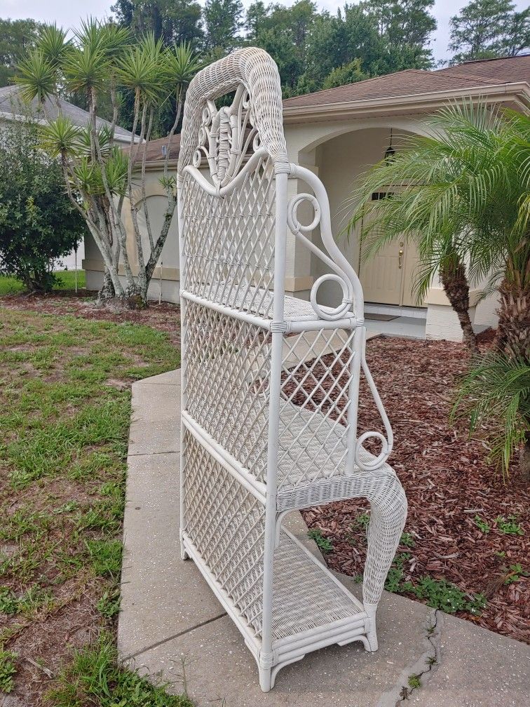 UNIQUE BEAUTIFUL BAKERS RACK W/ ARCHED LEGS & DECORATIVE TOP!
