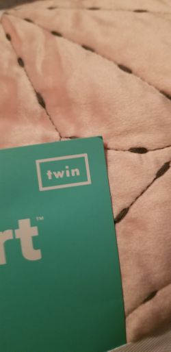 Velvet Stitch Quilt - Twin size Thumbnail