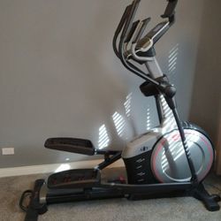 NORDICTRACK E 7 .5 ELLIPTICAL MACHINE ( LIKE NEW & DELIVERY AVAILABLE TODAY) Thumbnail