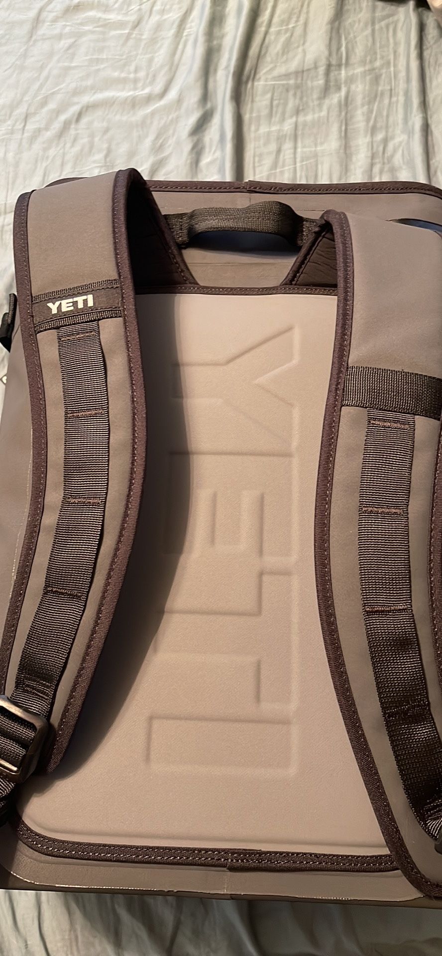 YETI Hopper Cooler Book bag