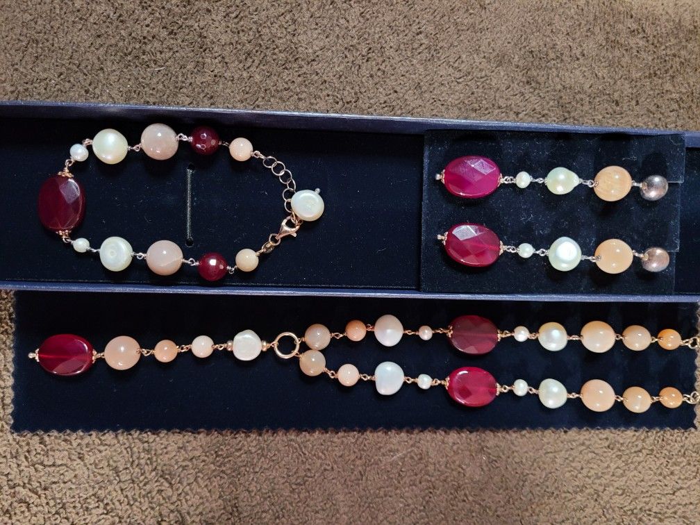 Mona Lisa Necklace