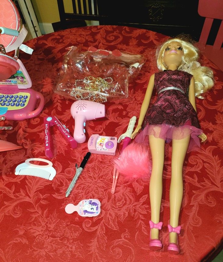 28 Inch Large Barbie & 11 Hair Accessories