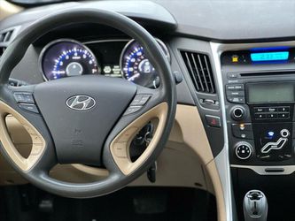 2013 Hyundai Sonata Thumbnail