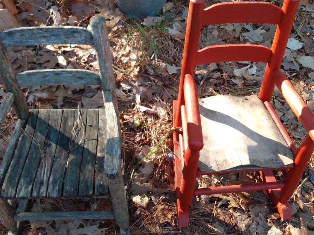 2 Small Rocking Chairs