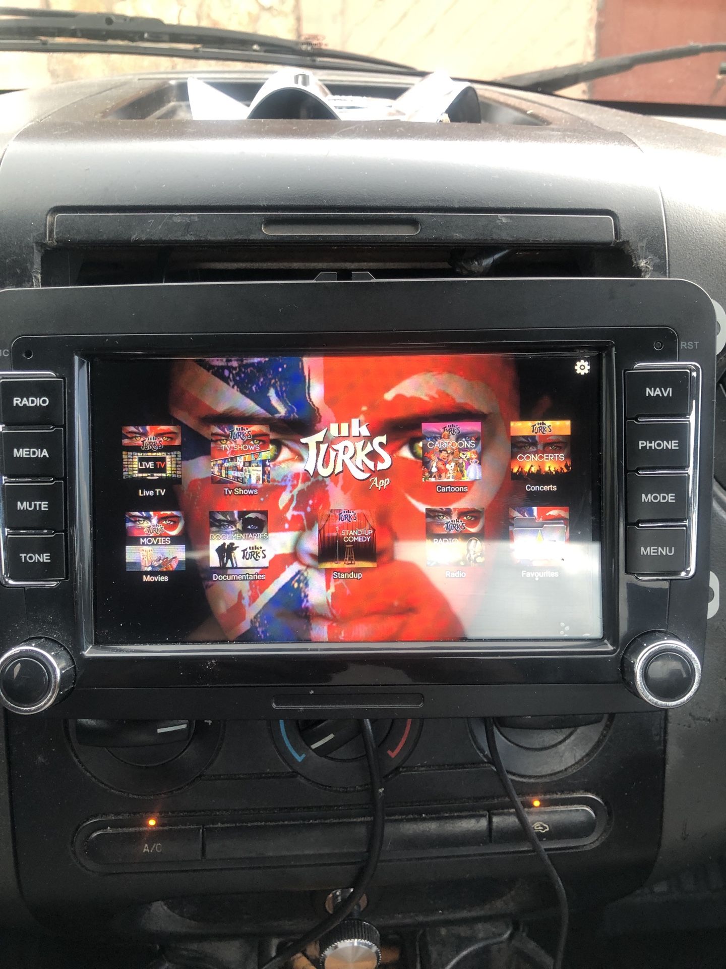 VOLKSWAGEN ANDROID TOUCH SCREEN RADIO $125