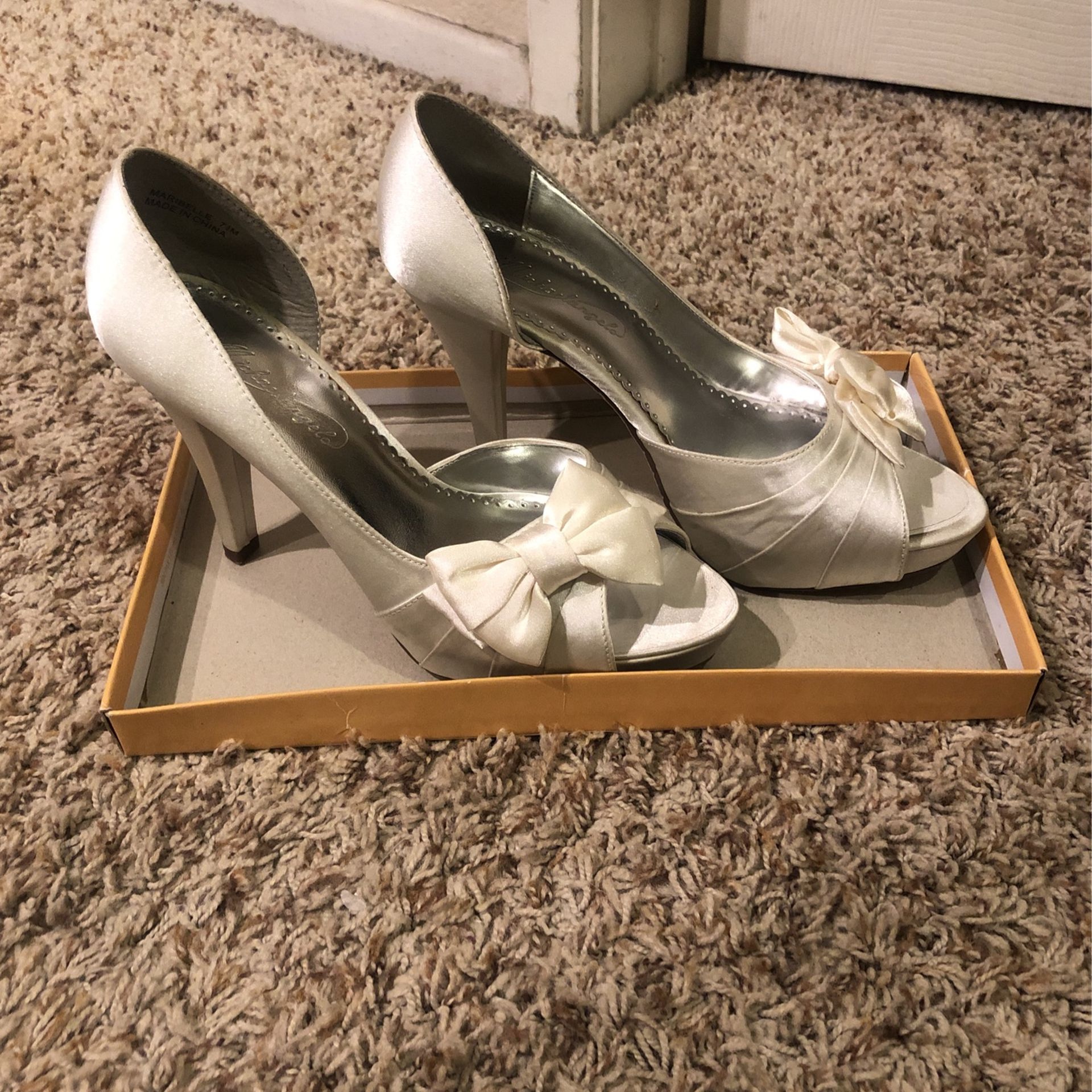 Wedding Dress Size 2 and Shoes Are 7/12M