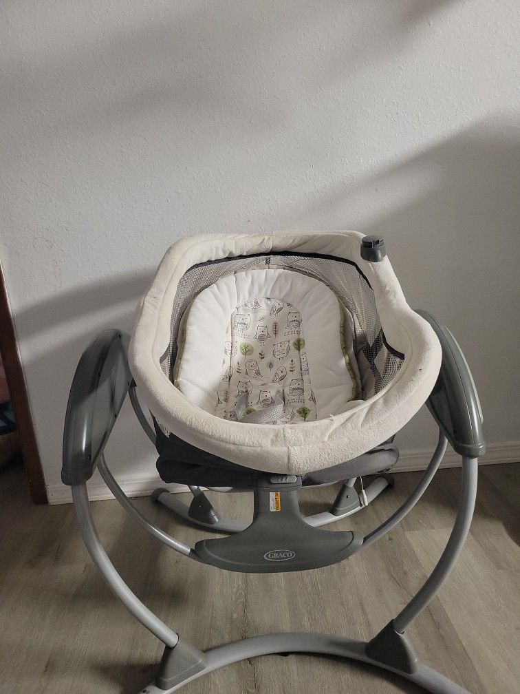 Graco DuoGlider Gliding Baby Swing