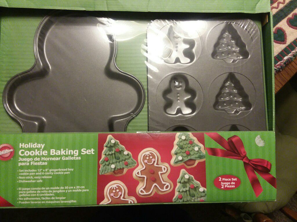 Wilton Holiday Cookie Baking Set new in box.