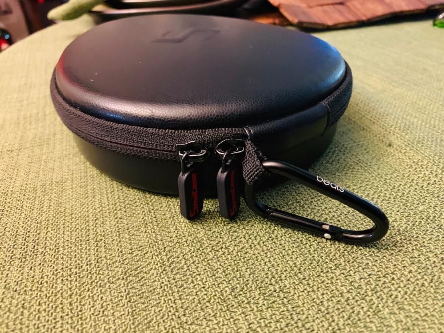 Headphone Charger/Carry case/ Protective Hard Shell w/ LG phones & accessories