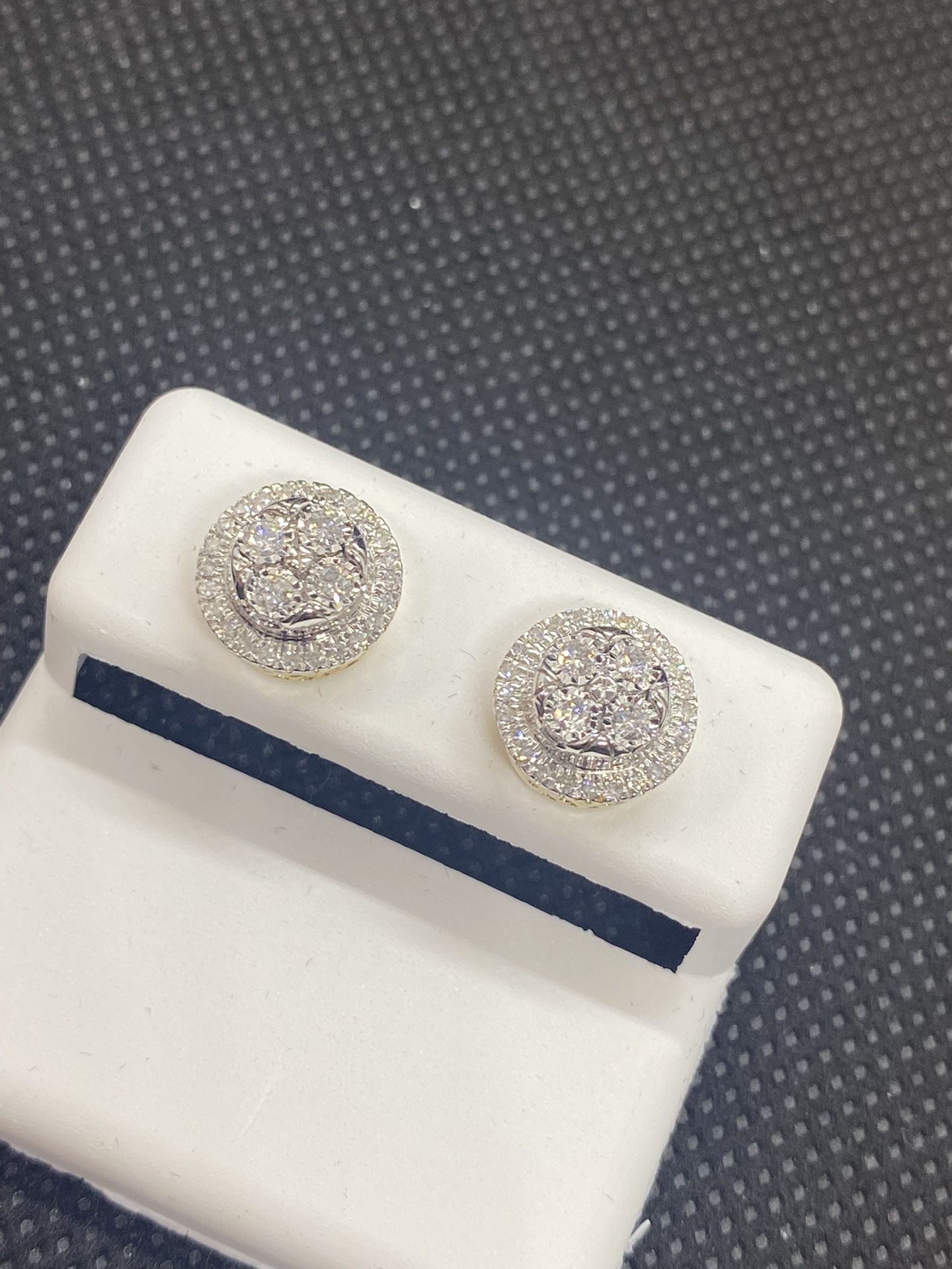 10KT GOLD AND DIAMOND EARRINGS OF 0.35 CTW AVAILABLE ON SPECIAL SALE