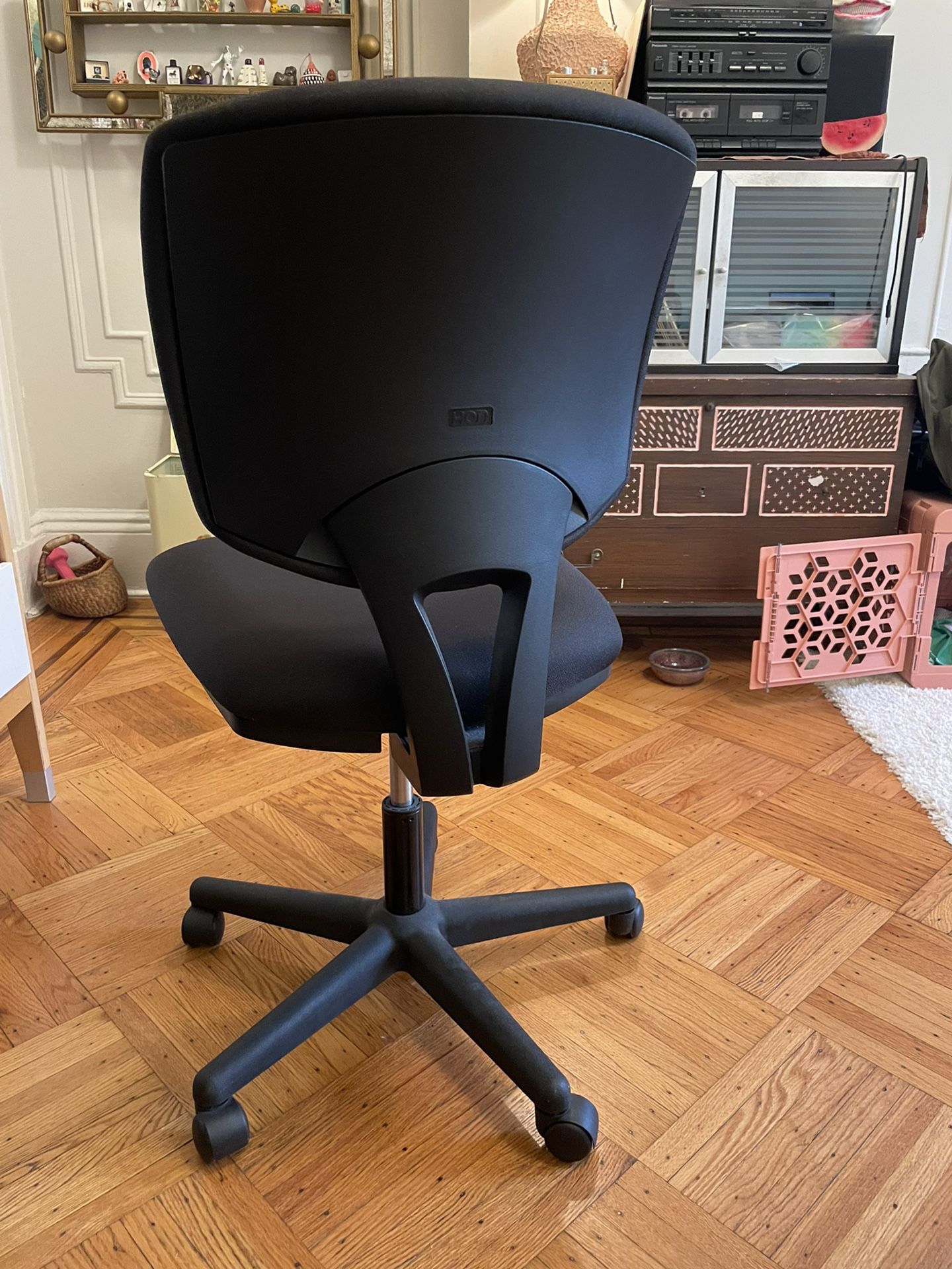 Perfect office Rolling Chair In Great Condition! 