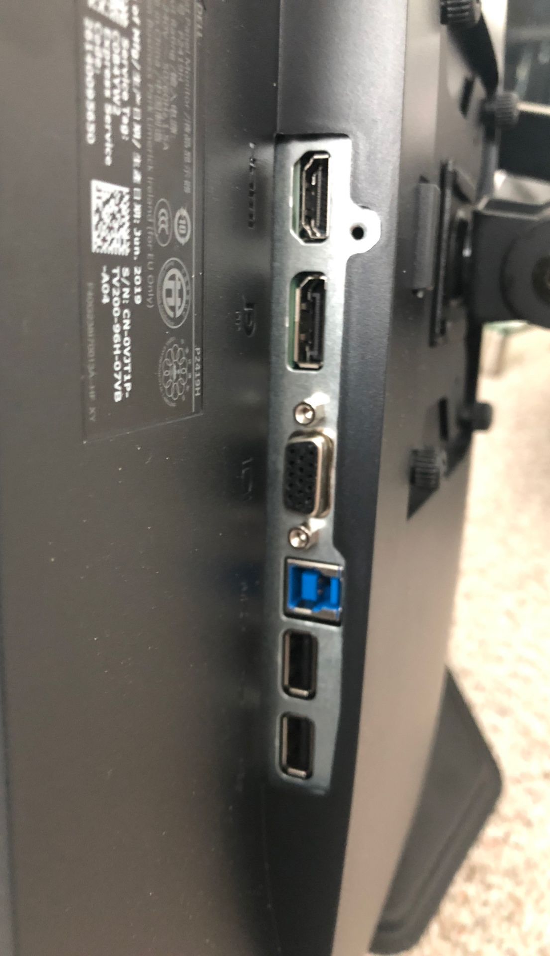 Dell UltraSharp 24 Monitor - P2419H Dual Monitor Setup
