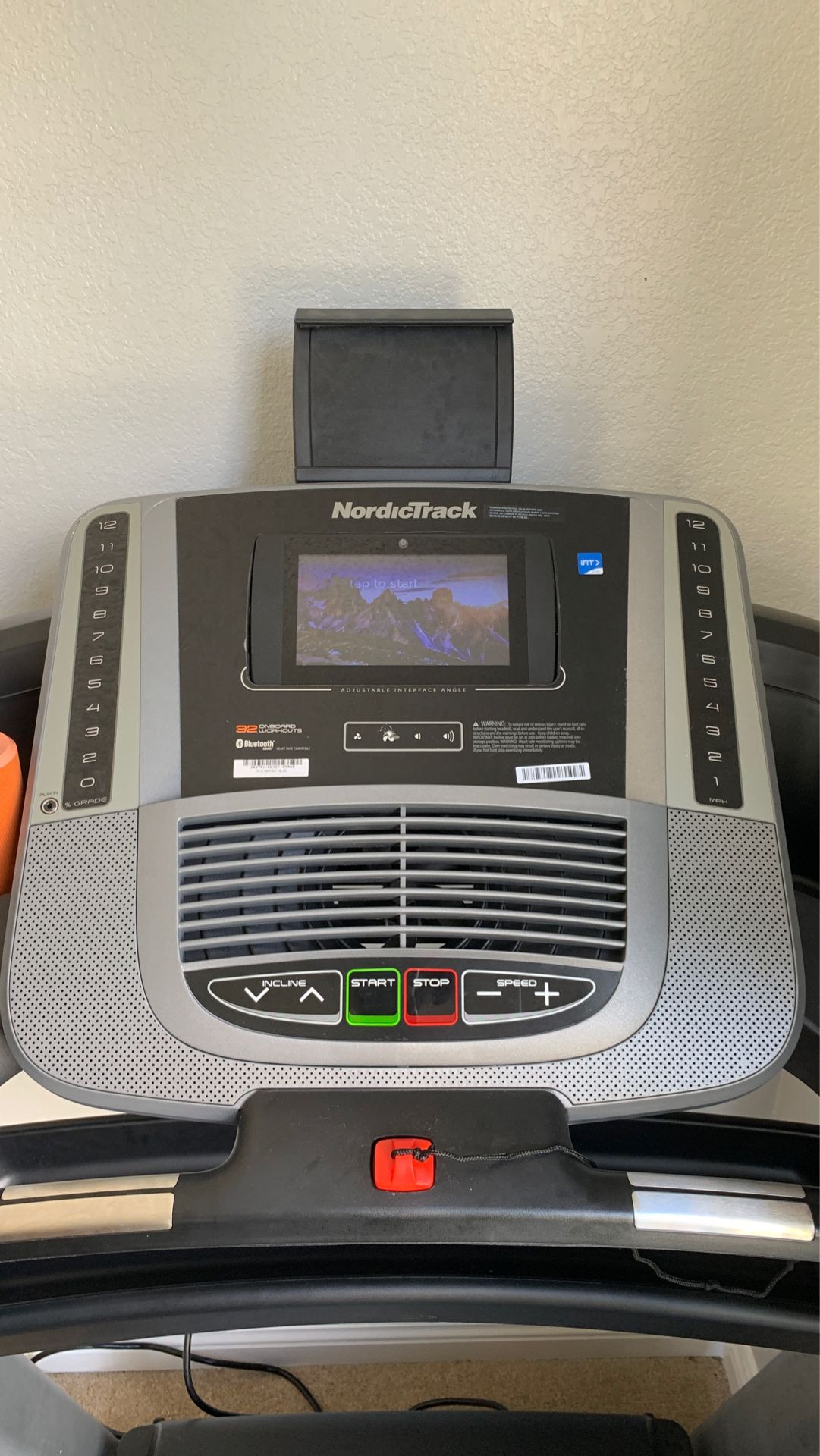 Treadmill (top of the line) NordicTrack C990 FlexSelect Cushioning
