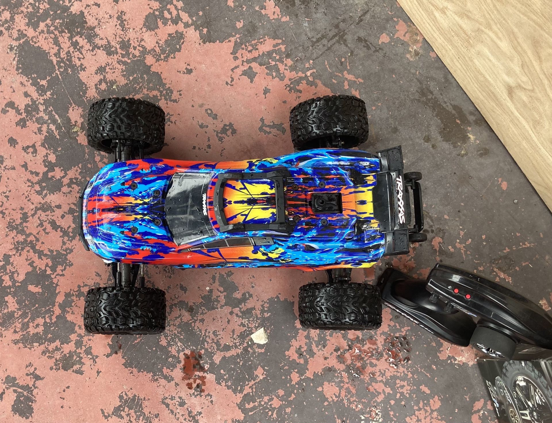 Traxxas rustler 4 x 4 vxl RC car