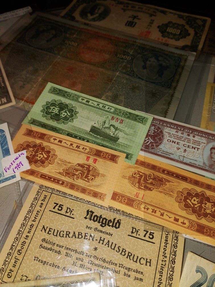 Foreign World Banknotes Currency Collection