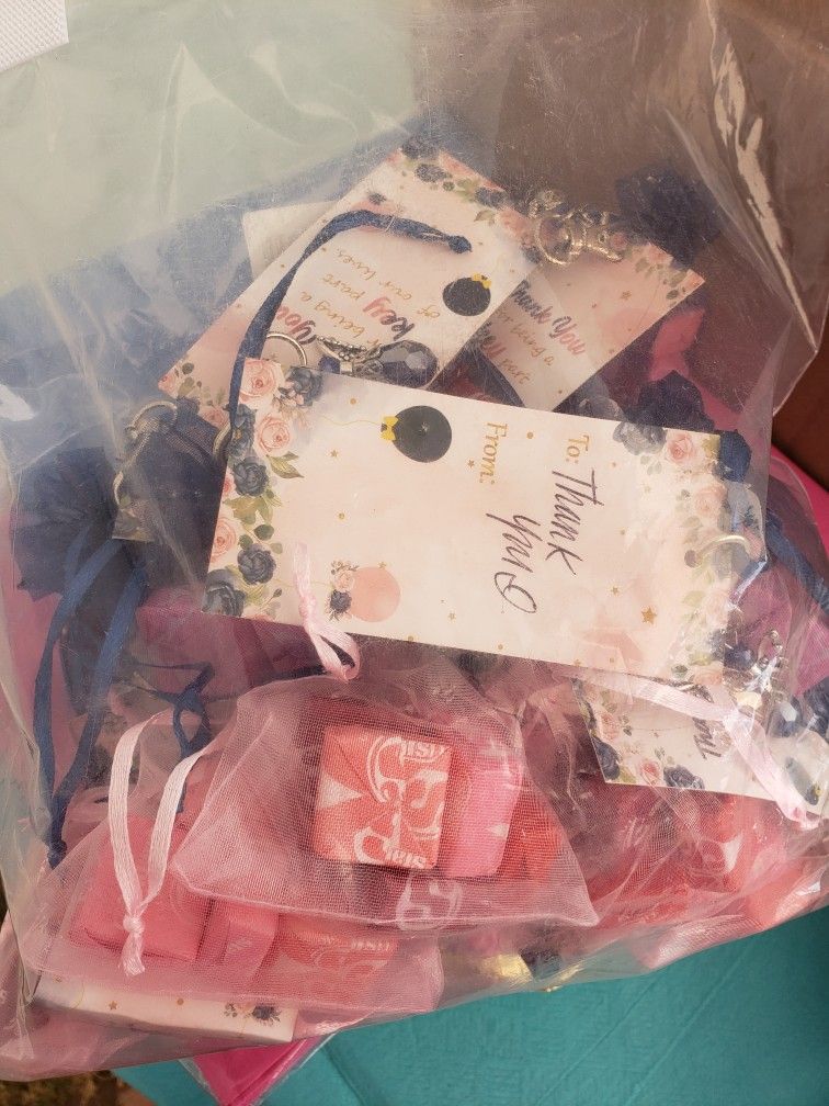 GENDER REVEAL DECORATIONS