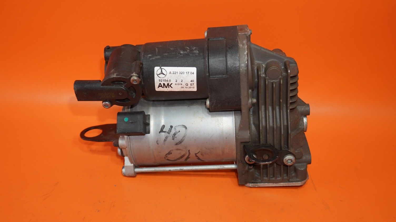 MERCEDES BENZ S550 AIR COMPRESSOR SUSPENSION 2007 2008 2009 2010 A2213201704