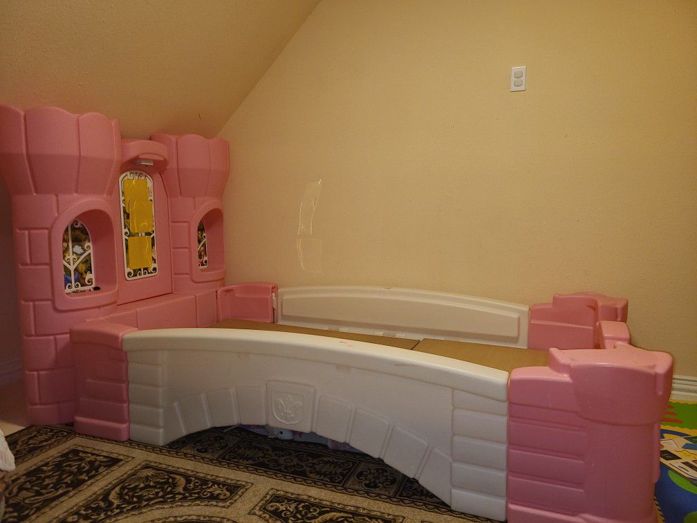 Princess Castle Twin Bed, Step 2 Princess Castle Toddler Twin Bedroom