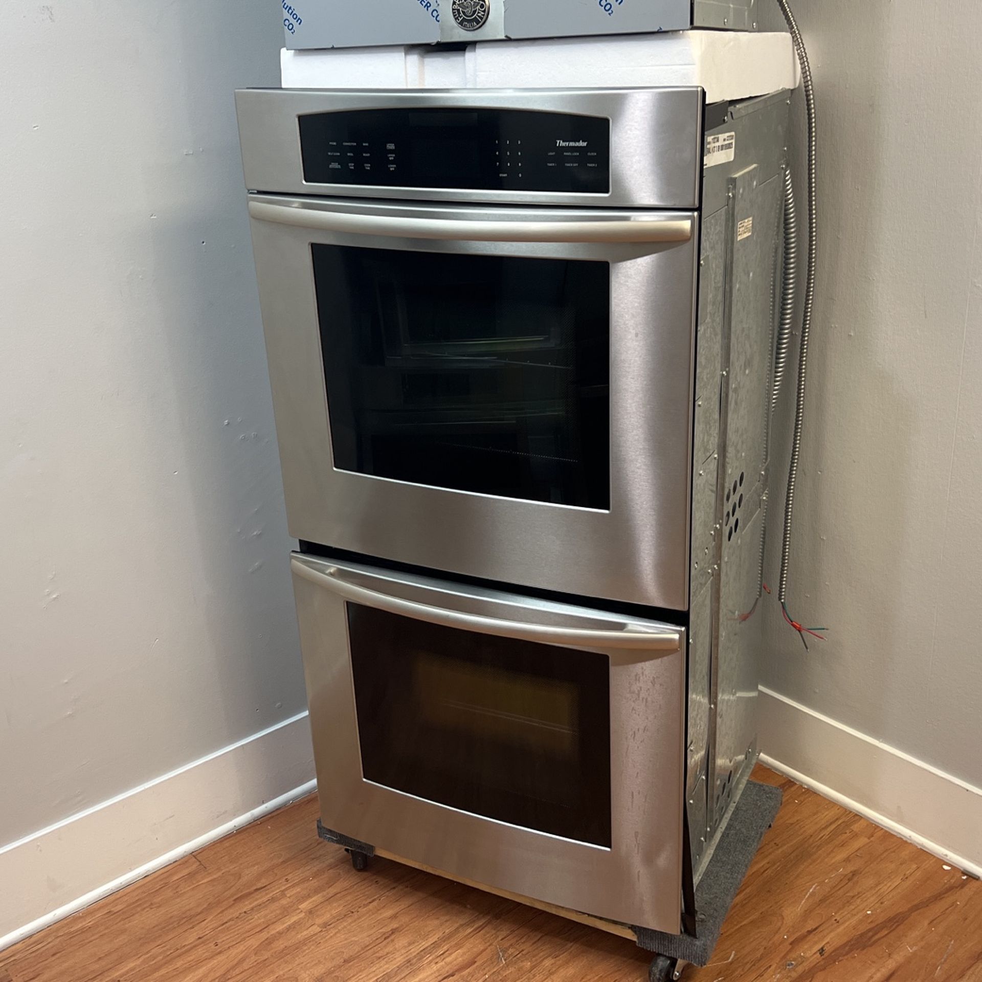 Thermador Double Oven 27" for Sale in Deerfield Beach, FL OfferUp