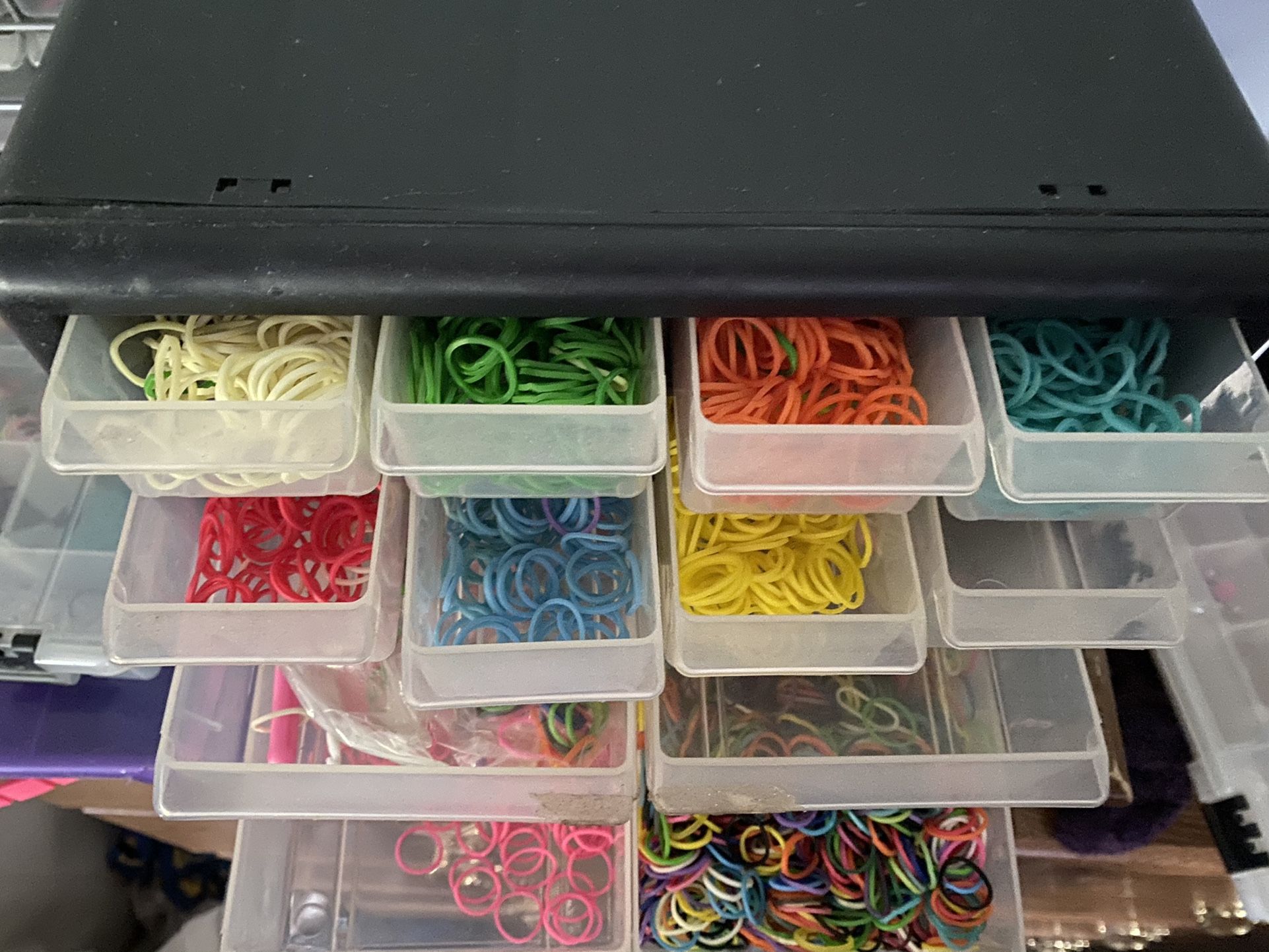 Rainbow Loom Rubber Bands With Container And Hooks