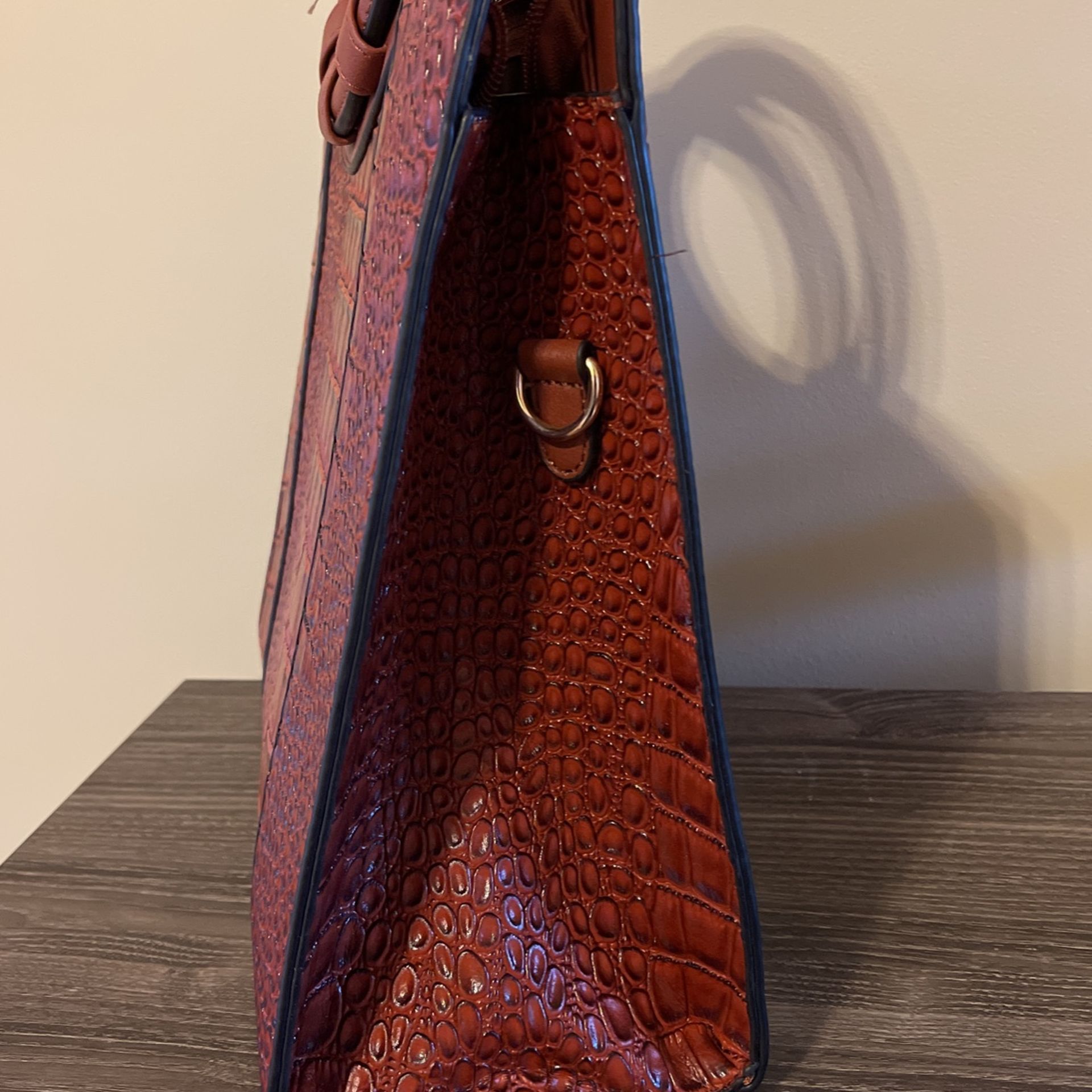 Leather Purse With Shoulder Strap Attachment