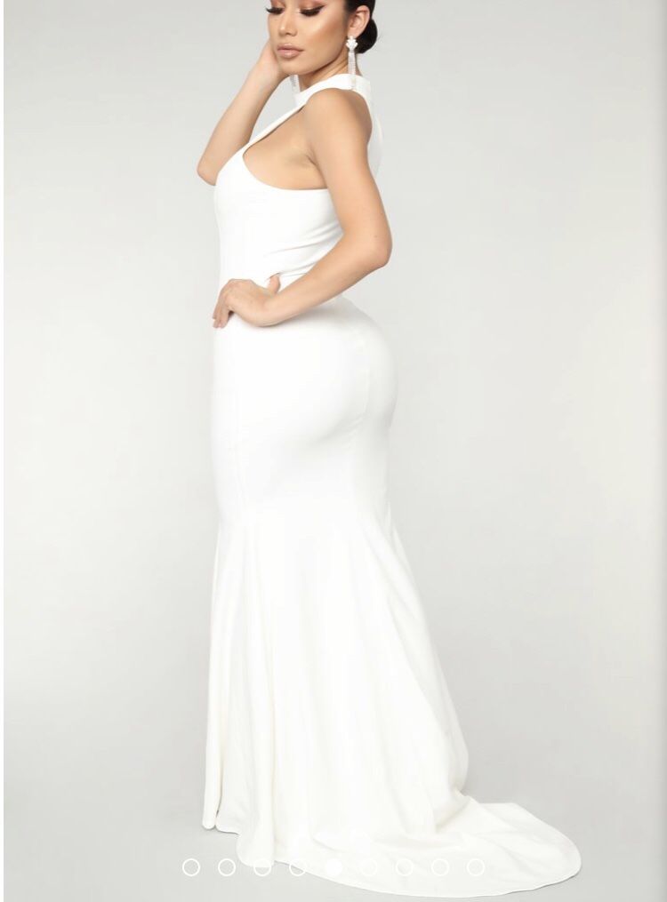 Fashion Nova formal/wedding dress small size