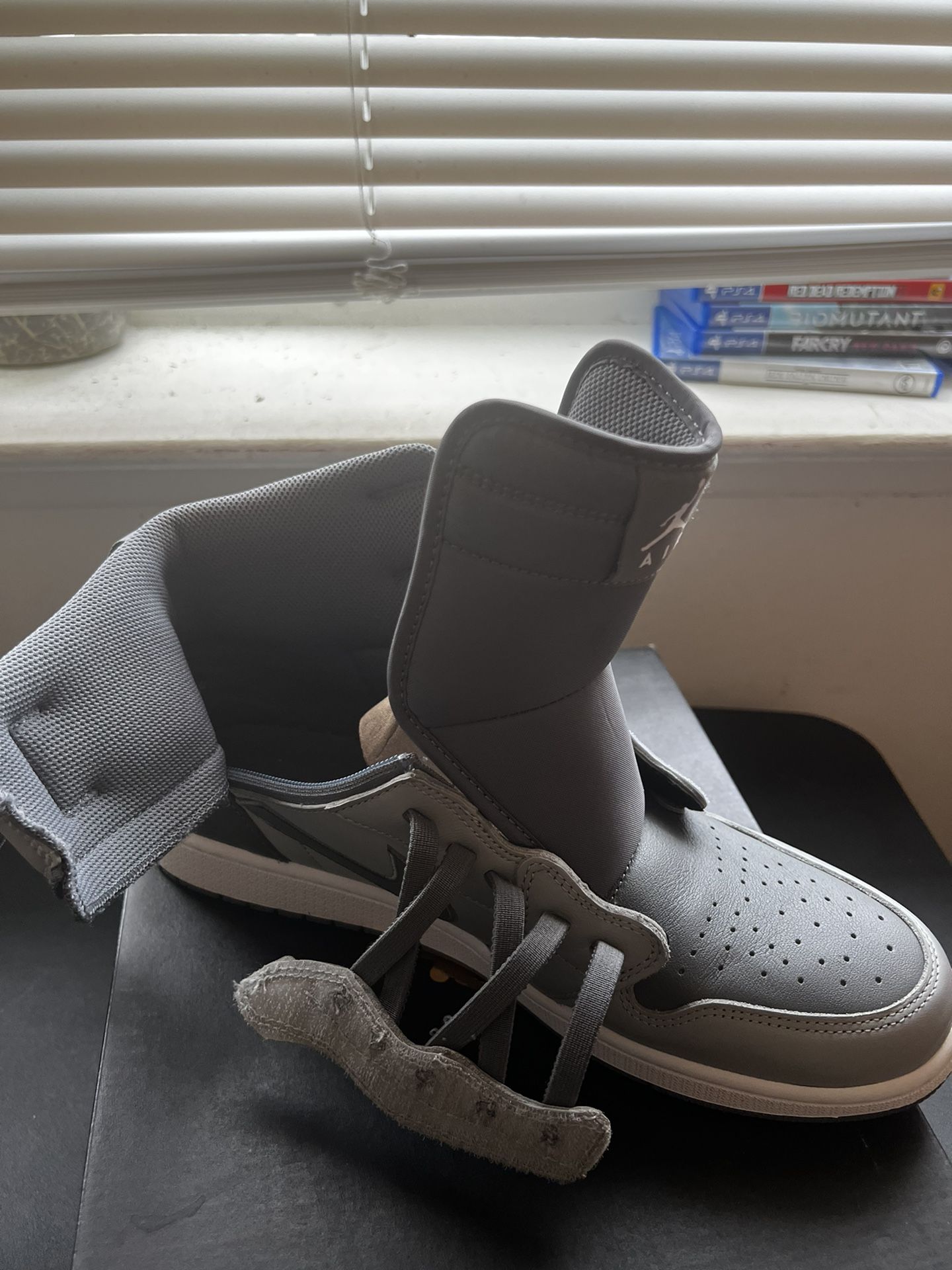 Jordan 1 Fly Ease Smoke Grey