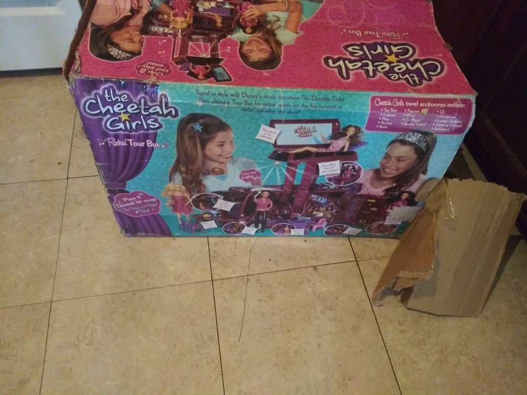 Cheeta girls tour bus