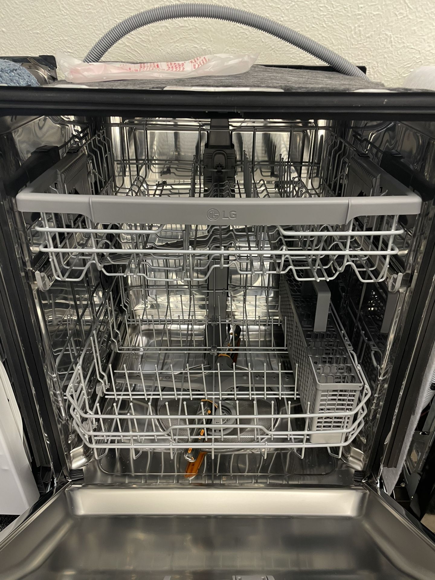 New White Lg Dishwasher for Sale in Arlington, TX OfferUp
