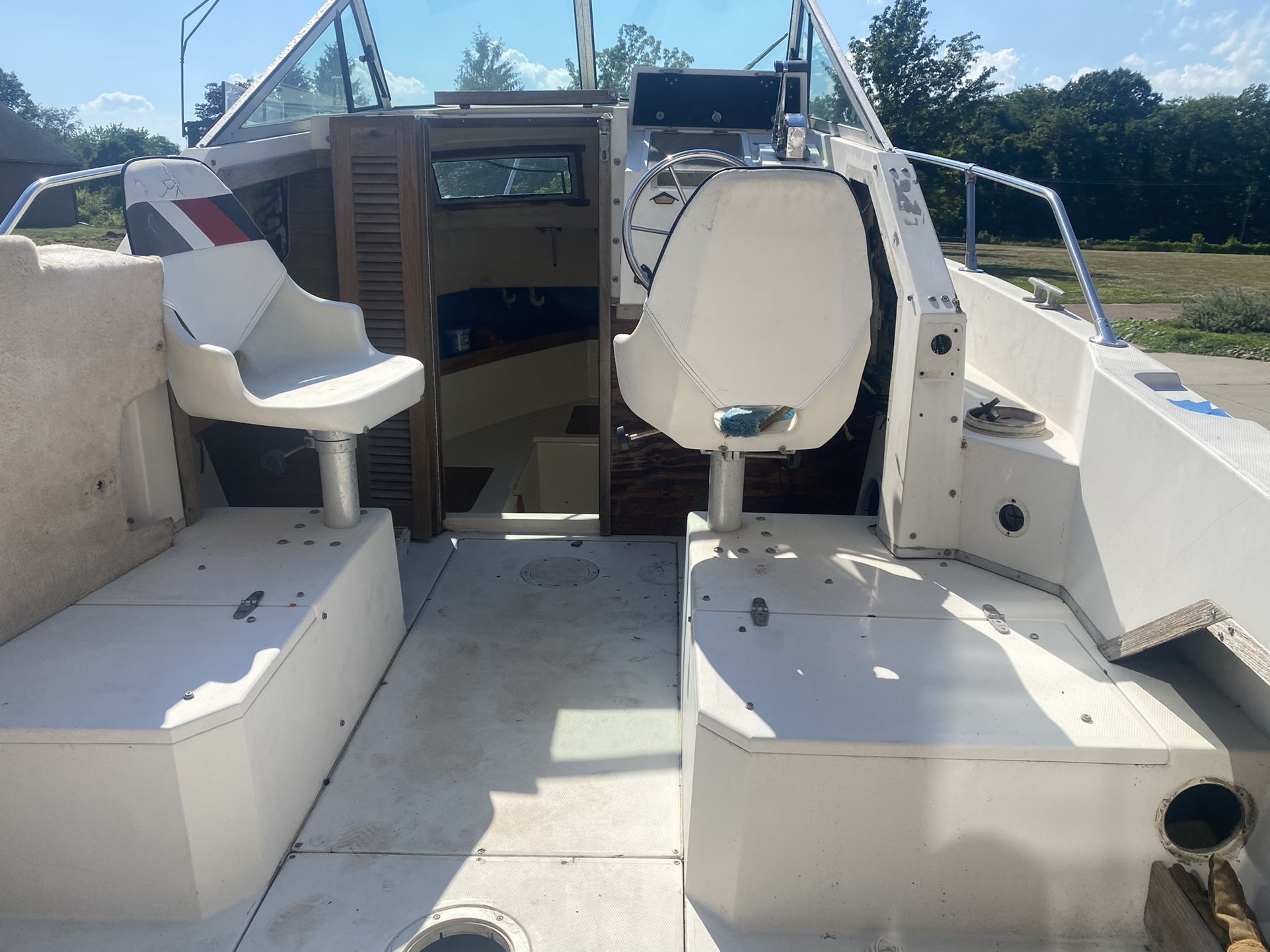 1984 Grady White Seafarer 22