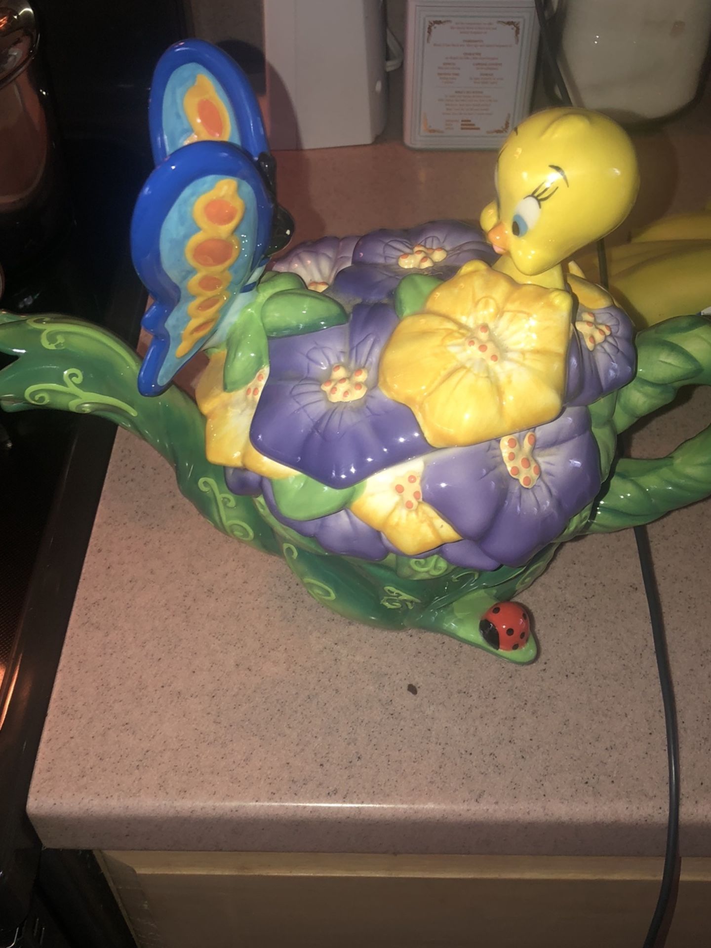 1999 Tweety bird ceramic teapot