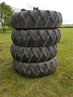 R1 R2 R3 tractor farm agricultural commercial tire tires bobcat forklift 16.5 17.5 19.5 22.5 24.5 Thumbnail