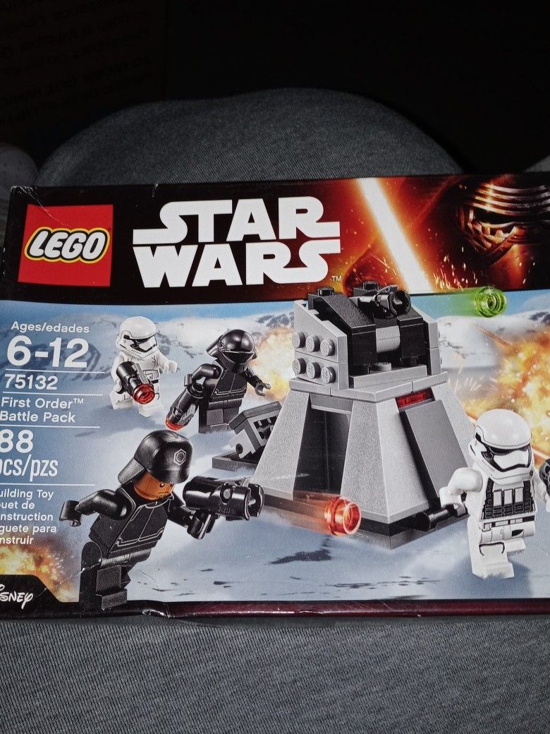 Legos Star Wars First Order. Battle Pack