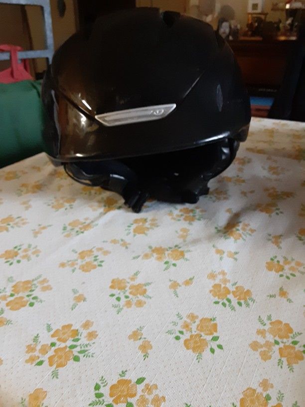 NEW GIRO SNOW HELMET $45 FIRM PRICE. 328 N 11TH ST 126 LAS VEGAS NV 89101