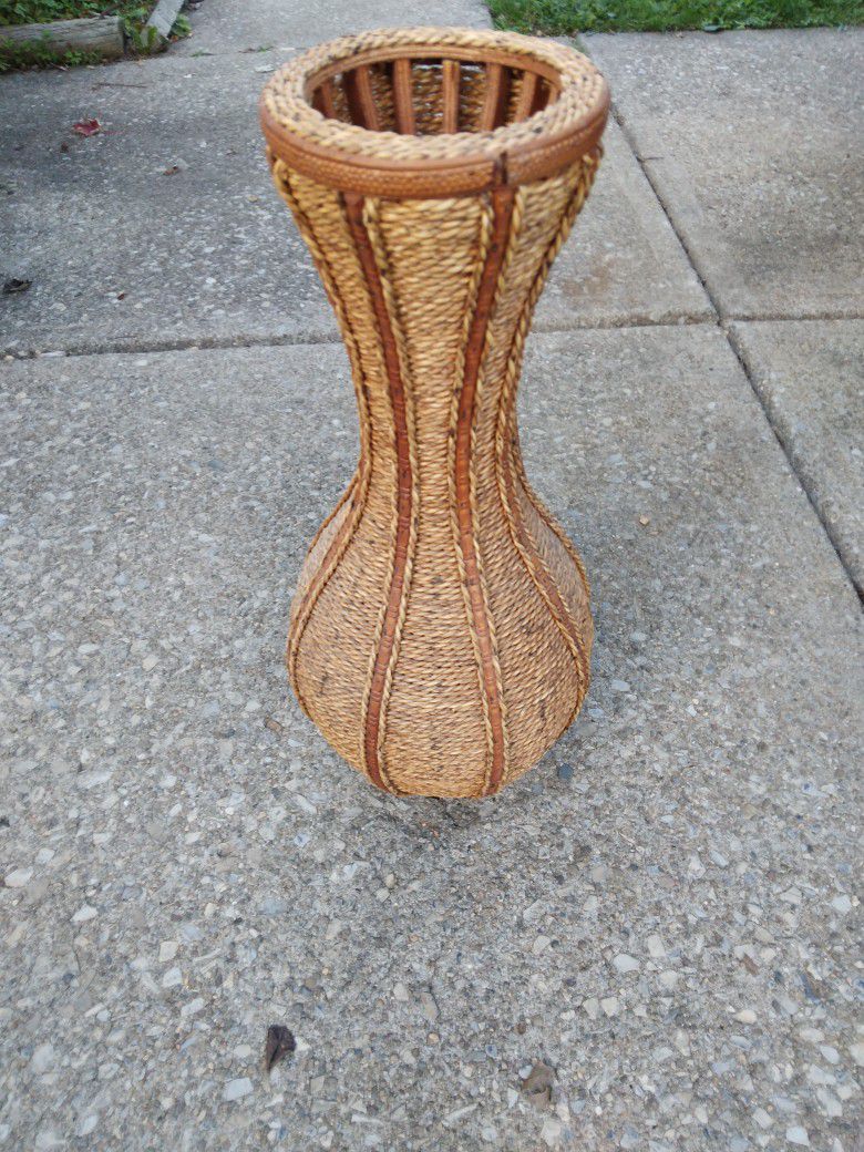 Wicker Vase 