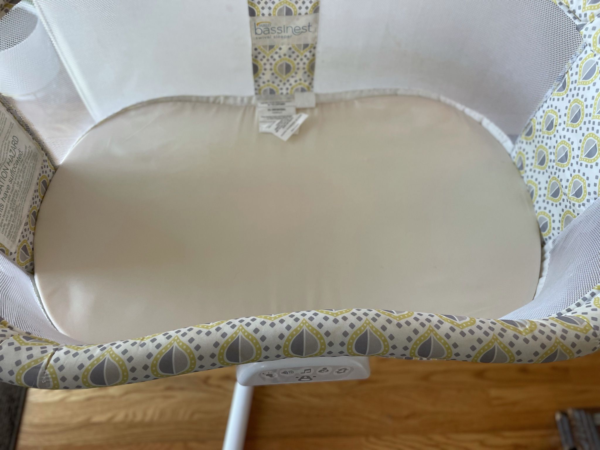 Halo Bassinet - Like New