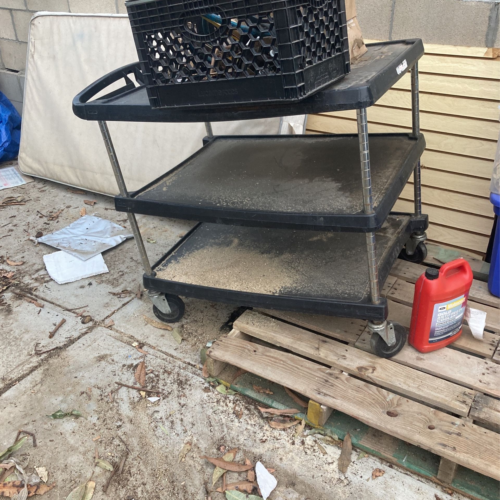 3 Shuffles Black steel Wheels Cart!!!