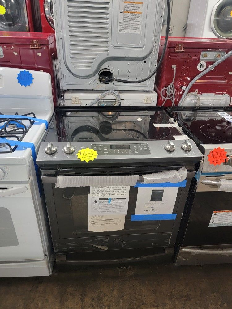 New Scratch And Dent GE Slidein Convection Oven Electric Stove In