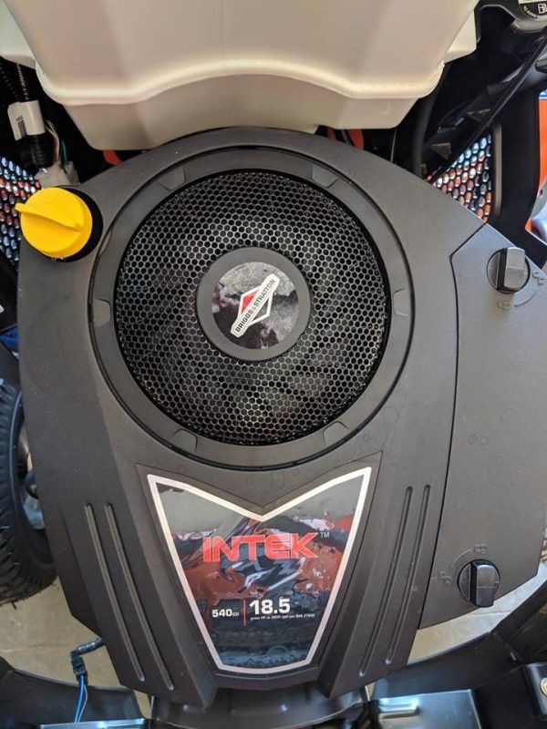 New Husqvarna YTH18542 18.5-HP Hydrostatic 42-in Riding Lawn Mower