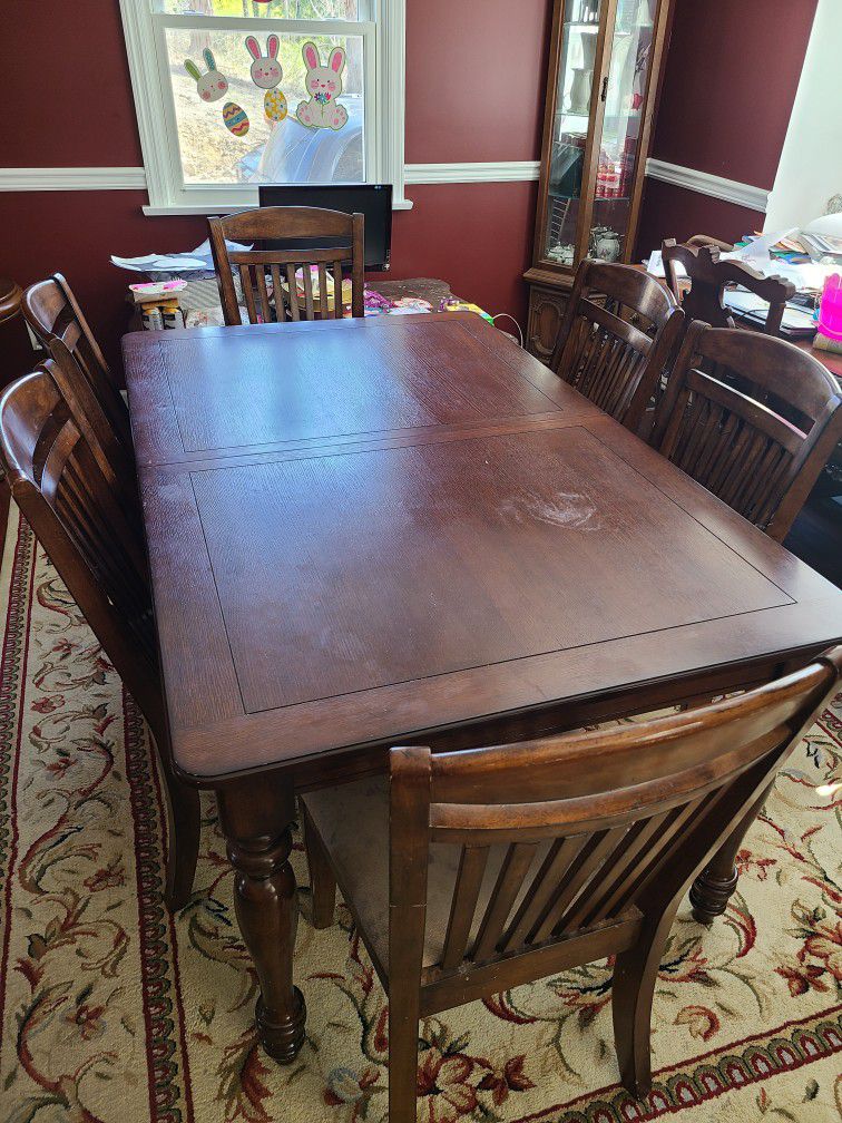 Dining Table And 8 Chairs For In, Offerup Dining Table