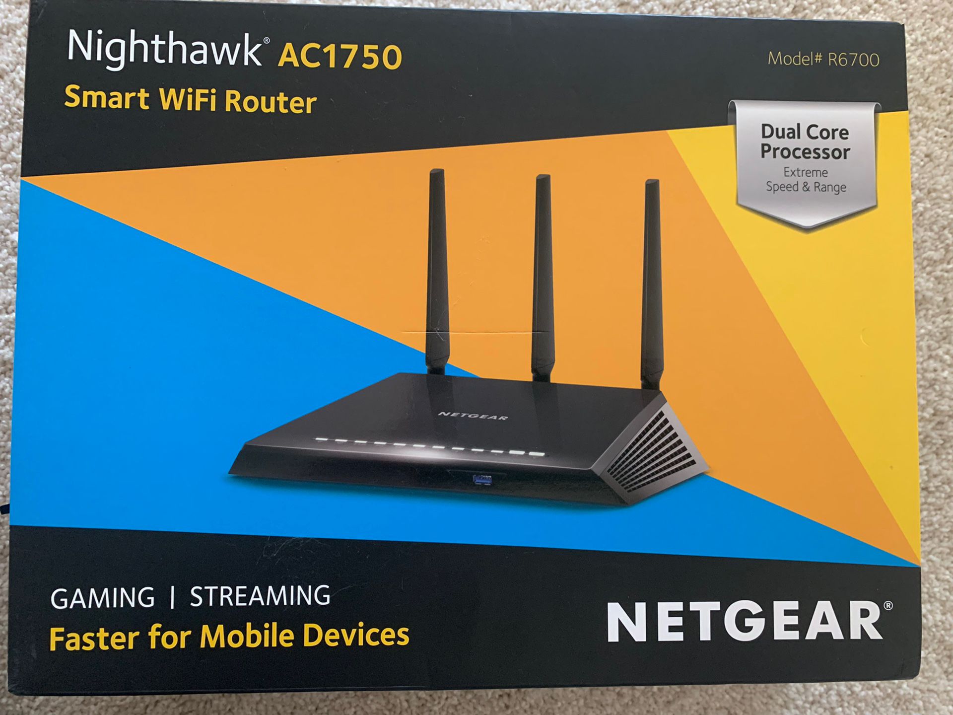NETGEAR Nighthawk AC1750 Smart WiFi Router ModelR6700 for Sale in