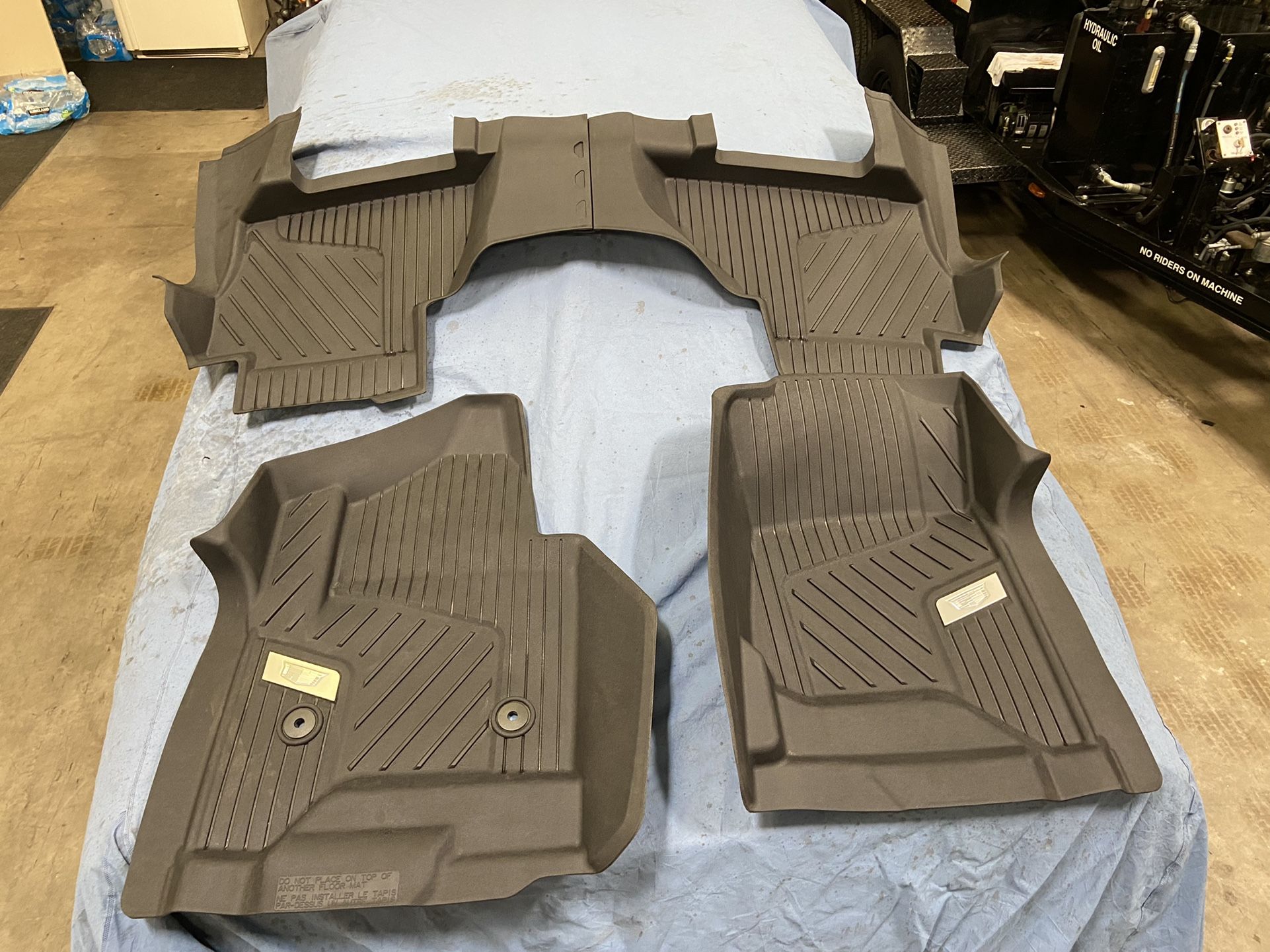 2018 -2019 Cadillac Escalade Floor Mats Brand New