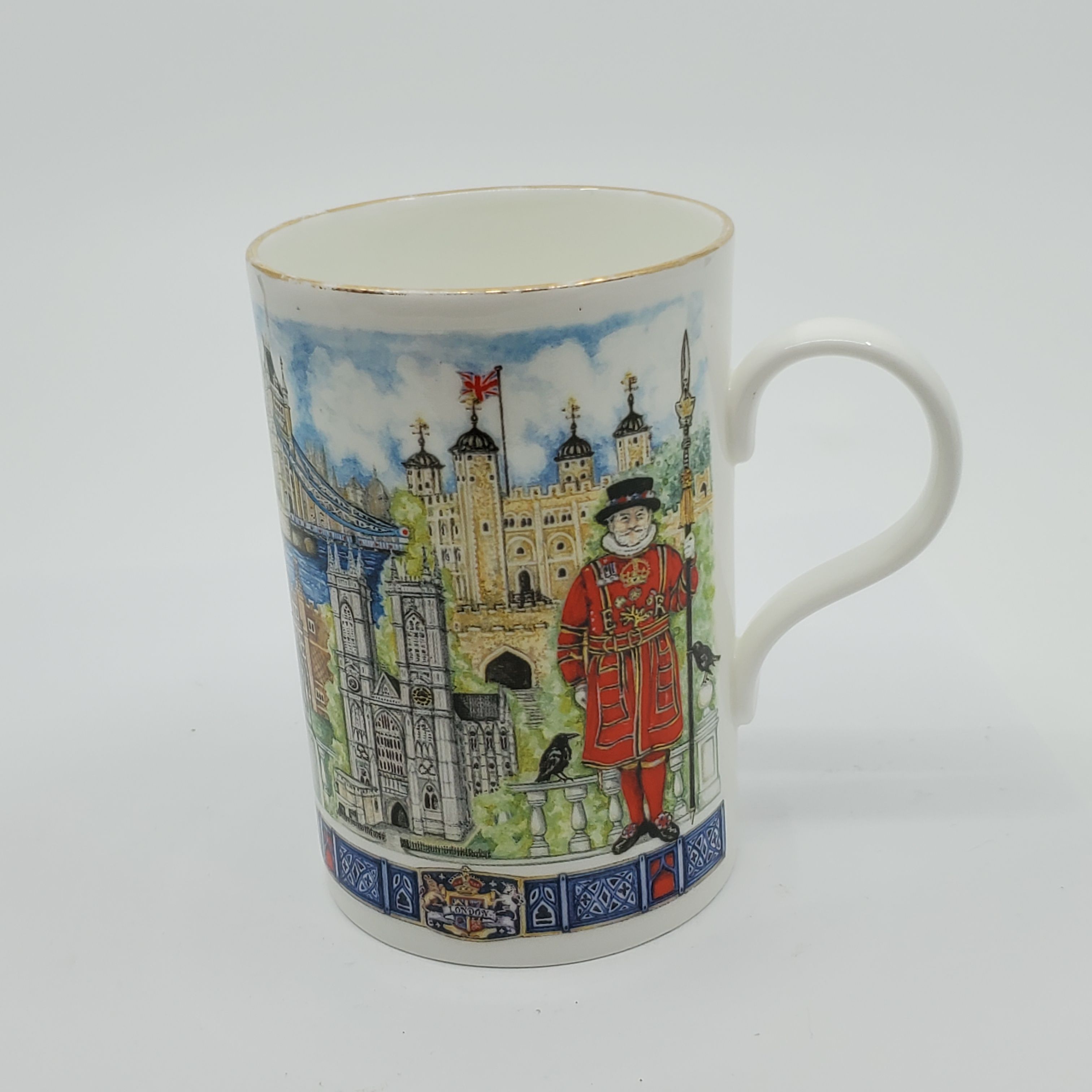 James Sadler London Landmarks Bridge Castle Beefeater Abbey Coffee Tea Mug Cup England. Fine bone china