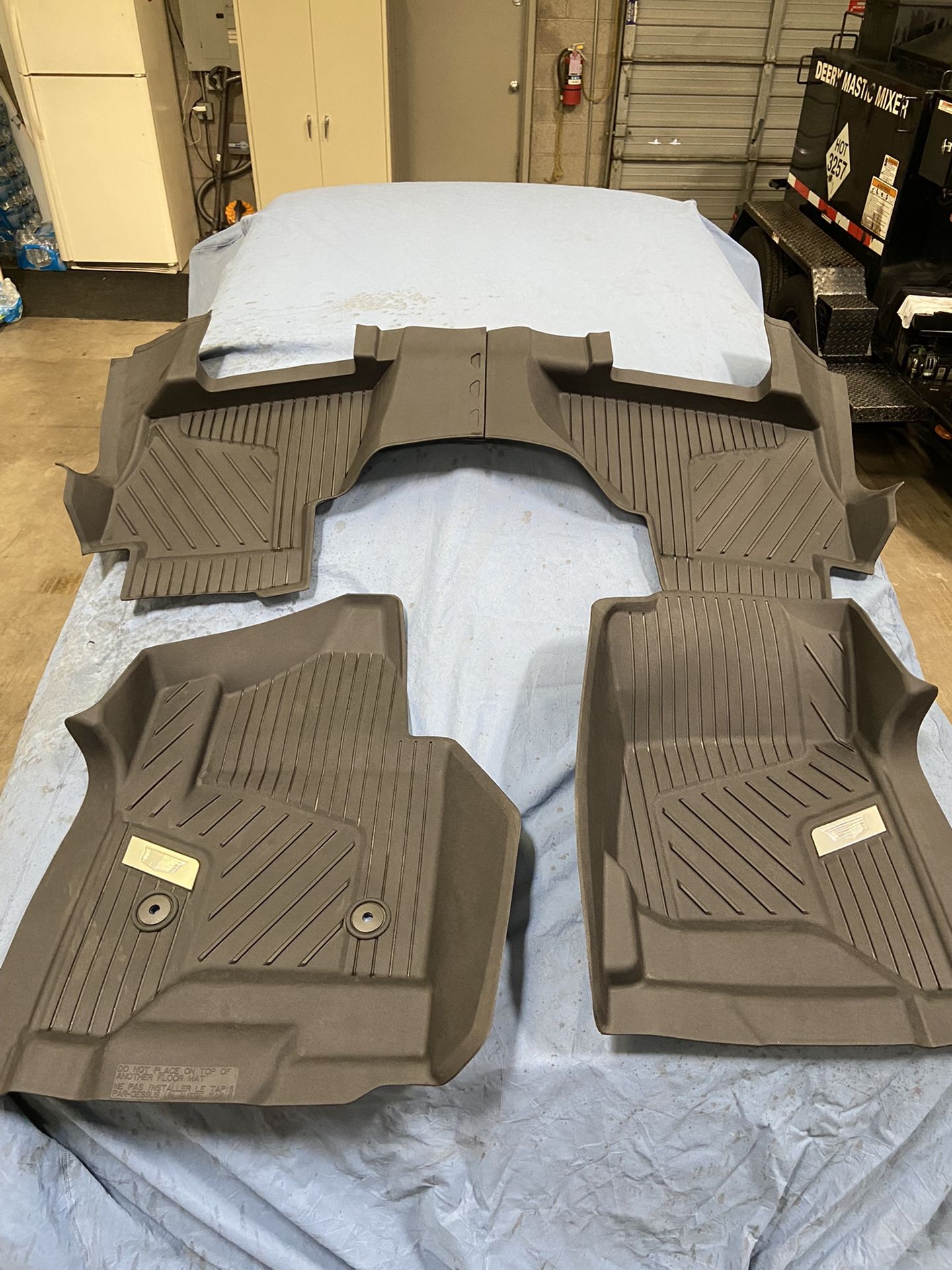 2018 -2019 Cadillac Escalade Floor Mats Brand New