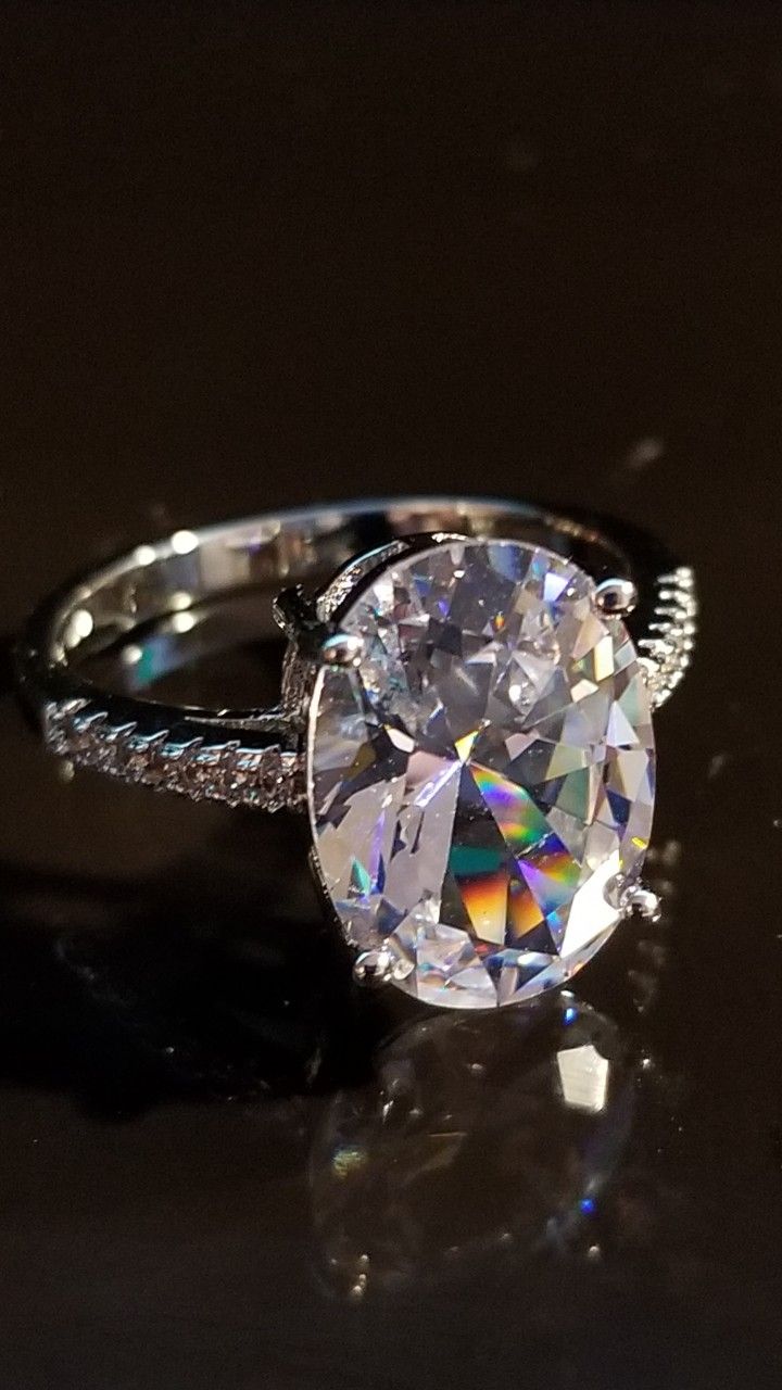 Gorgeous Oval cut Women's Wedding Engagement Promises Ring Size 7